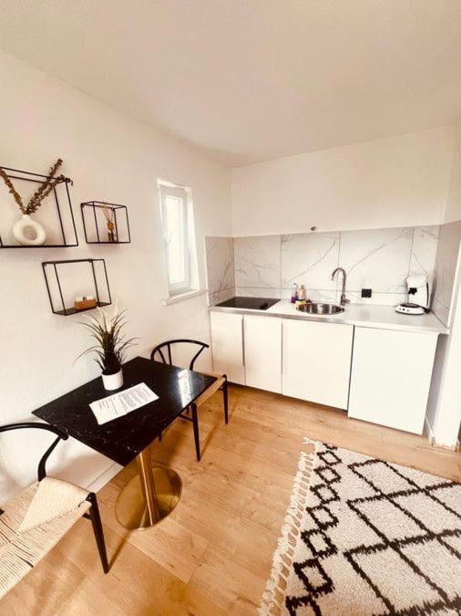 Ferienwohnung An Der Uniklinik Mit Eigener Kueche Und Renoviertem Badezimmer 洪堡 外观 照片