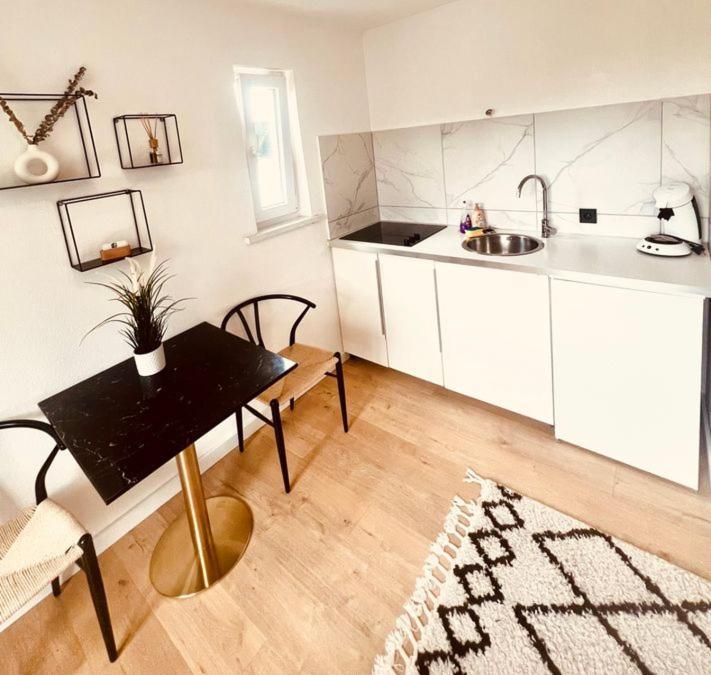 Ferienwohnung An Der Uniklinik Mit Eigener Kueche Und Renoviertem Badezimmer 洪堡 外观 照片