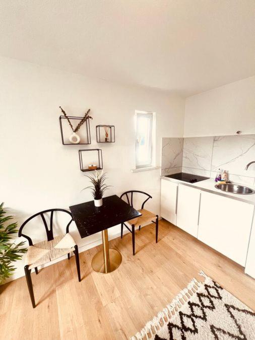 Ferienwohnung An Der Uniklinik Mit Eigener Kueche Und Renoviertem Badezimmer 洪堡 外观 照片
